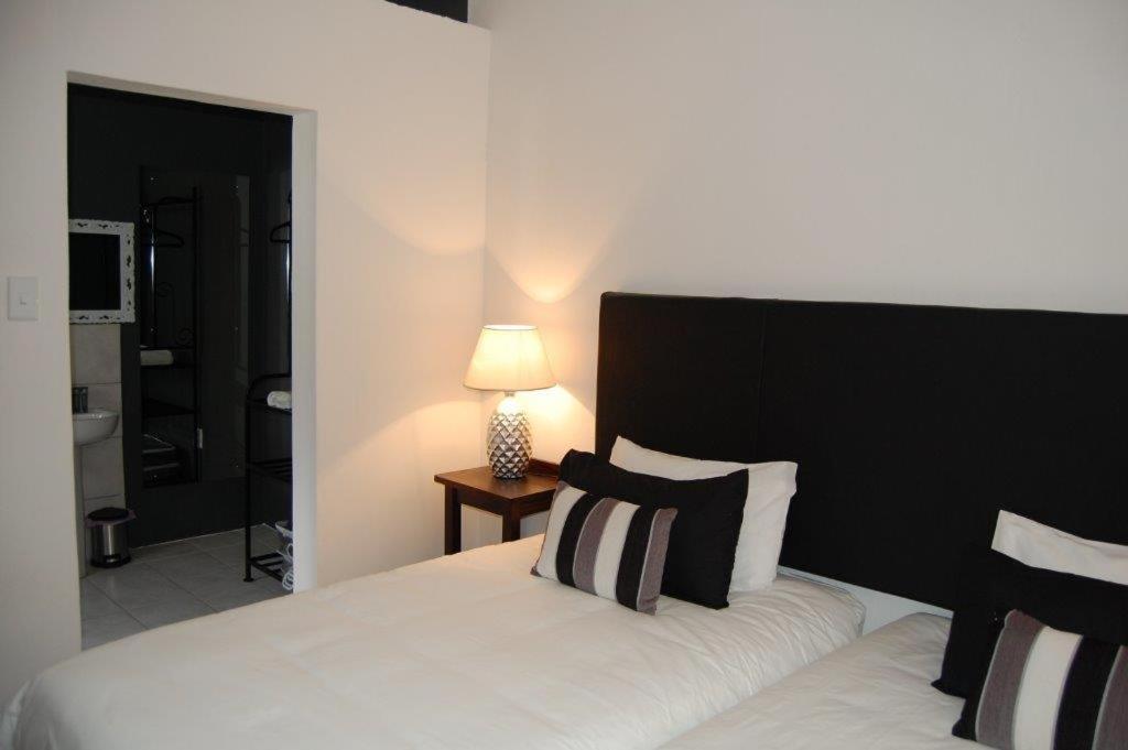 7 Cities Guesthouse Cradock Bagian luar foto